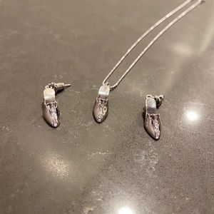 Silver high heeled earring and necklace set